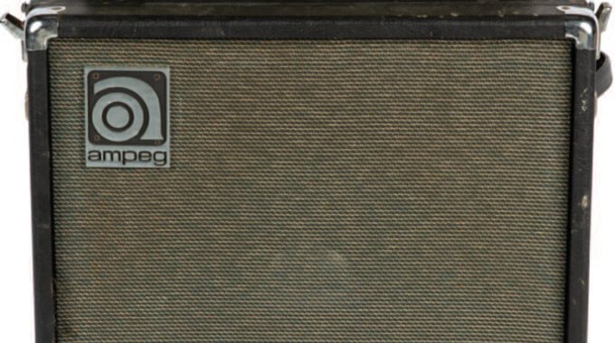 AMPEG B-15N Portaflex Bass Amp And Book